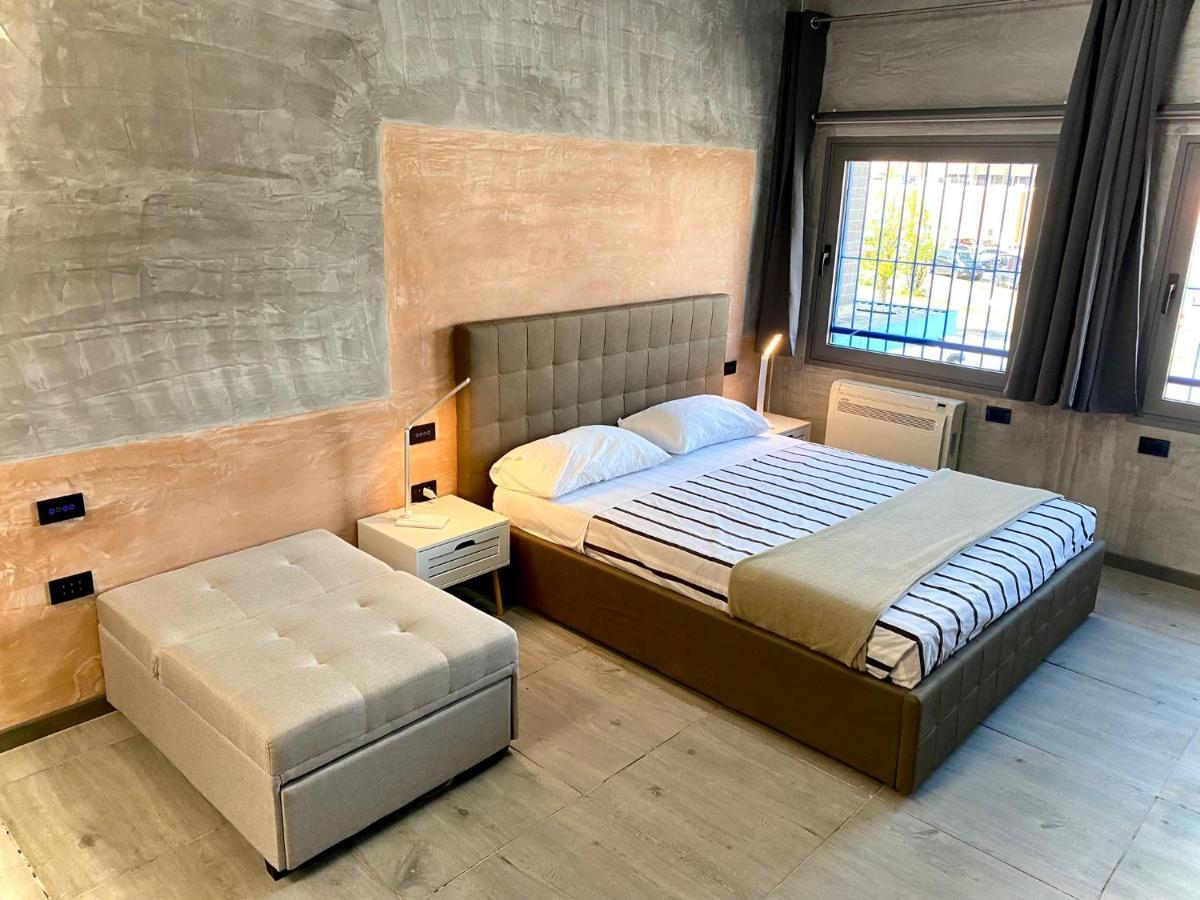 Hotel Tech Брембате Экстерьер фото