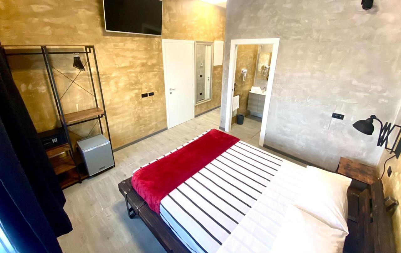 Hotel Tech Брембате Экстерьер фото