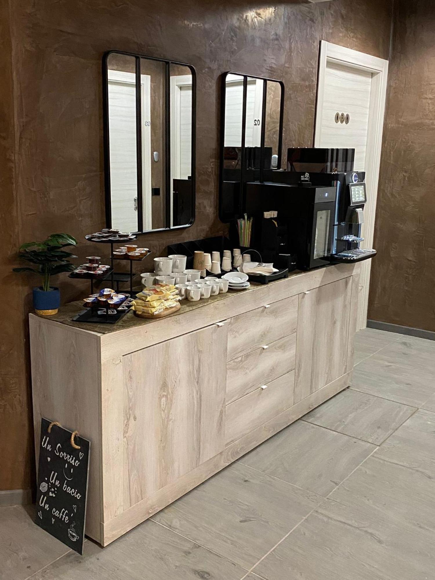 Hotel Tech Брембате Экстерьер фото