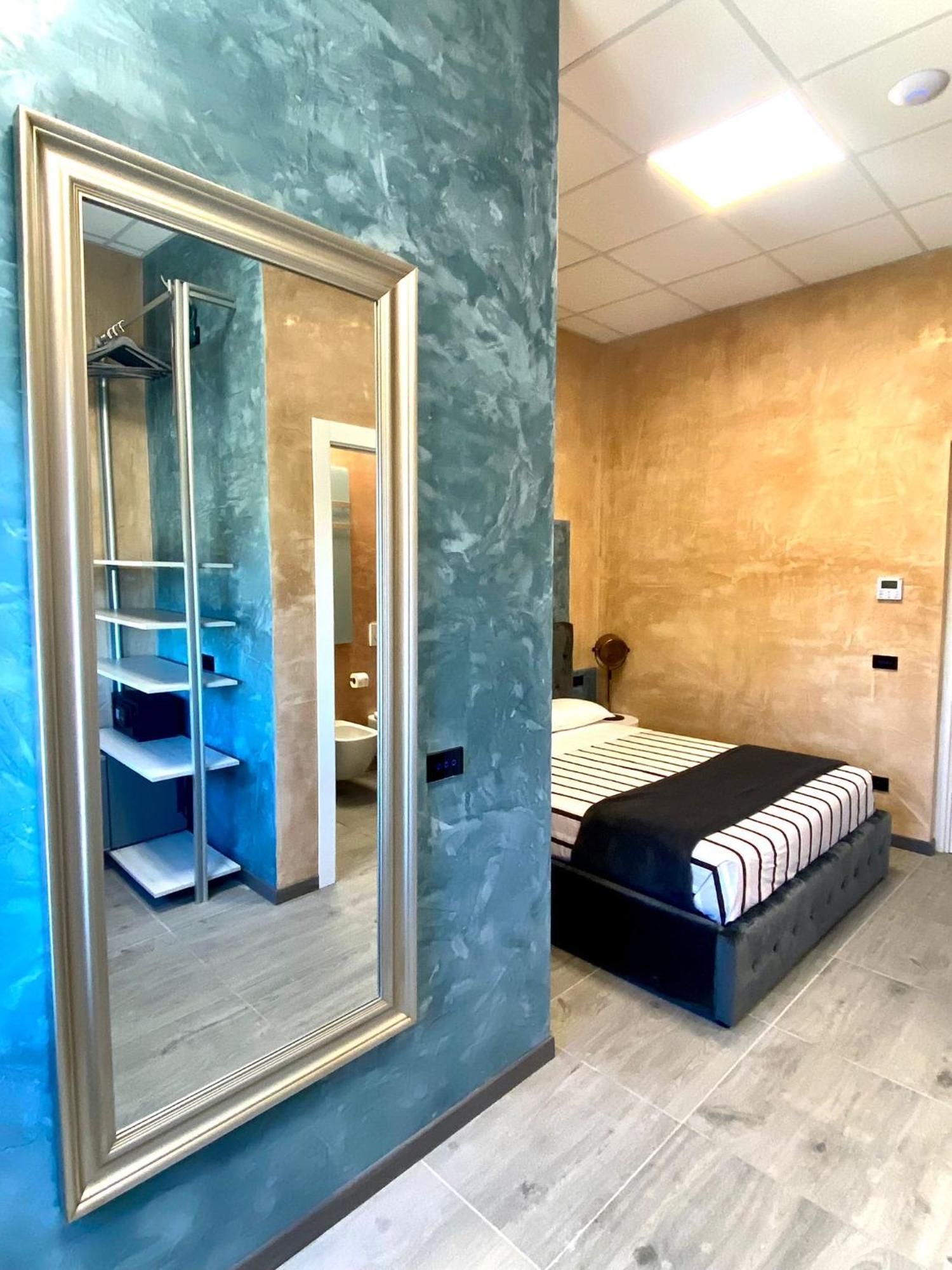 Hotel Tech Брембате Экстерьер фото